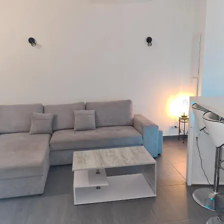 Chambre Privee Dans Un Tres Bel Appartement Sur Le Port-3