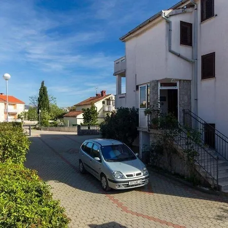 Apartments And Rooms With Parking Space Krk - 5294-3
