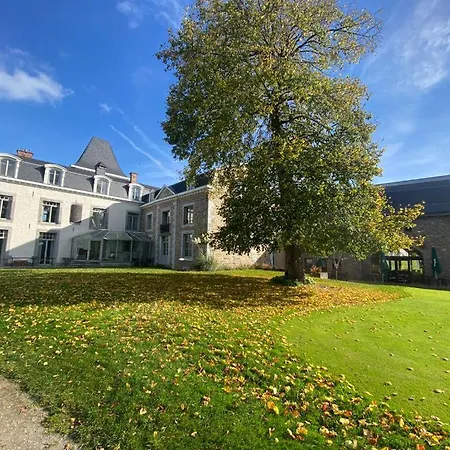 La Chambre Et Le Studio Du Chateau Du Golf De Bernalmont-2