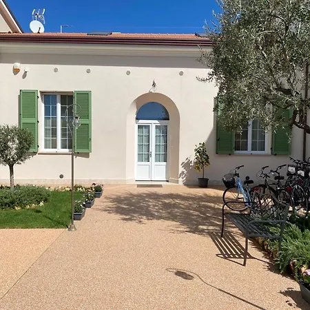 Villino Aliboni - Camere a 2 passi dal mare-3