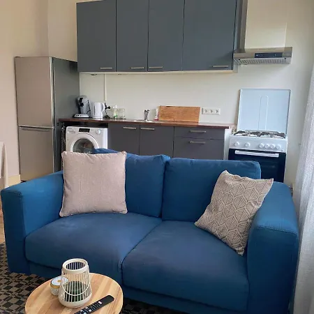City Apartment Stay Cozy-3