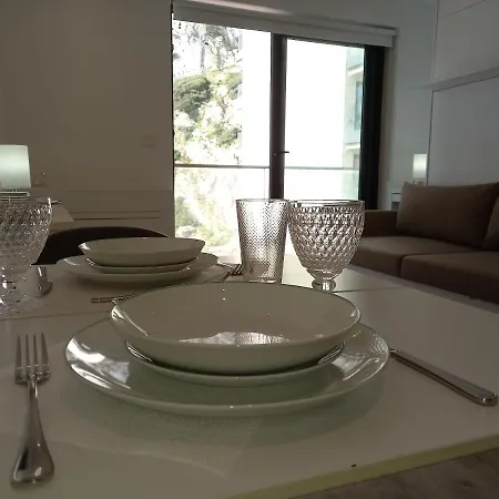 The Hub Studio With Balcony, Wi-Fi & Gym-3
