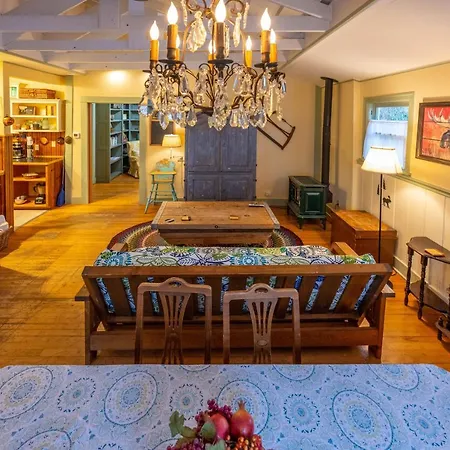 Clementine'S Guest House & Vacation Rentals-2