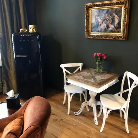 Sint Andries Suites-3