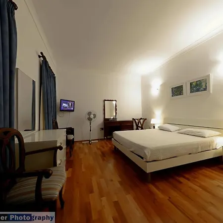 Hotel Castille-3