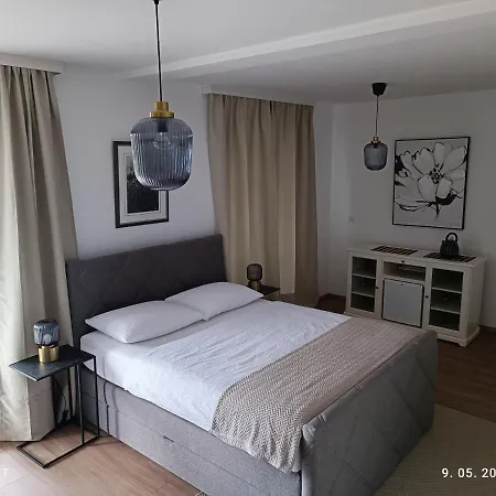 Marko Rooms-2