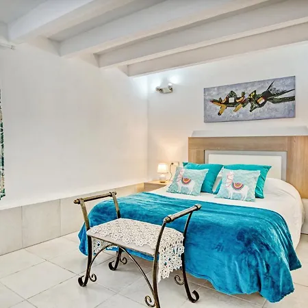 Room In Apartment - Apartments With Views Pool Barbecue Wifi-3