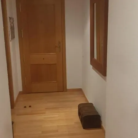 Roni Rooms-2