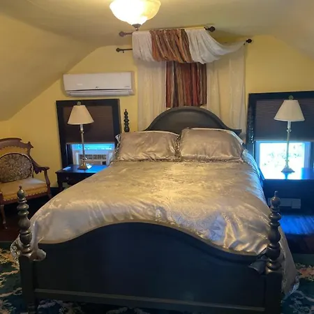 Hillcrest Bed And Breakfast-2