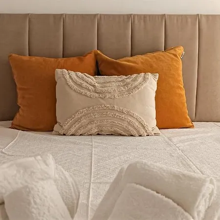 Faro Comfy Ensuite Guest House-2
