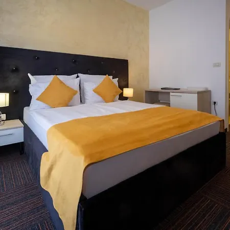 Hotel Bor-3