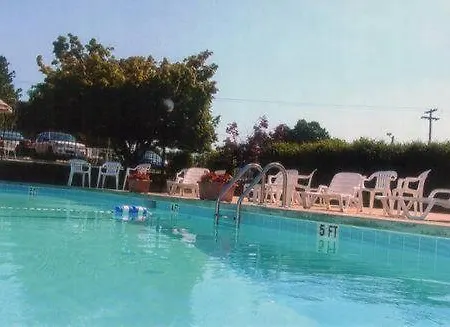 Governors Inn Shelby-3