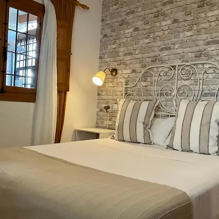 At Home In Malaga Stay - Solo Travellers-2