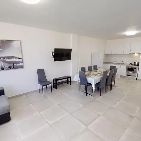 Vv Las Buganvillas Maspalomas - Cocina Y Habitaciones Con Banos Privados-3