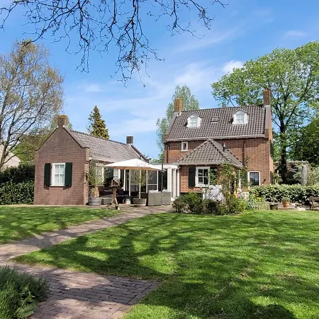 B&B Villa Giethoorn - canalview, privacy&parking-2