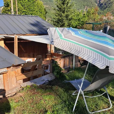 LA CABANE, petite chambre agréable chez l'habitant, maison toute en bois-2