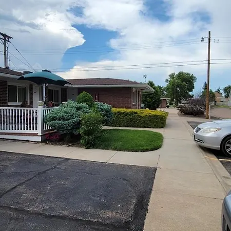 Husker Inn-2