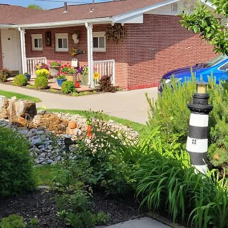 Husker Inn-3