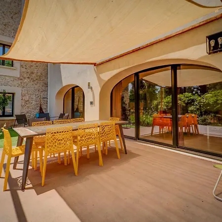 Gîte Imagine Roussillon Résidence Privée avec Piscine - 8 personnes-3