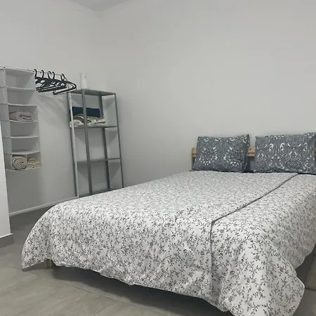 Hostel Prximo A Praia P Surf Na Caparica-3