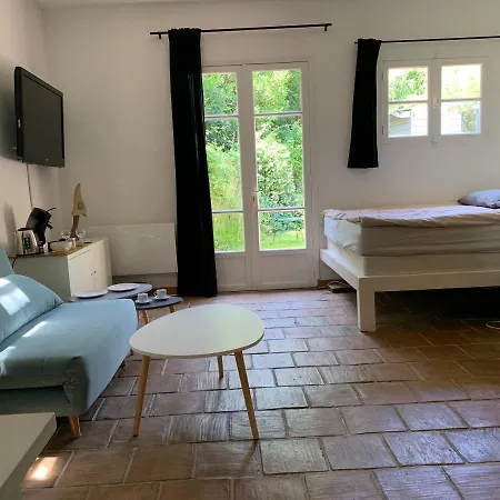 Le Calme Chambre 2-2