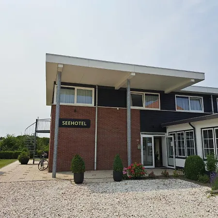 Seehotel Oostkapelle-3