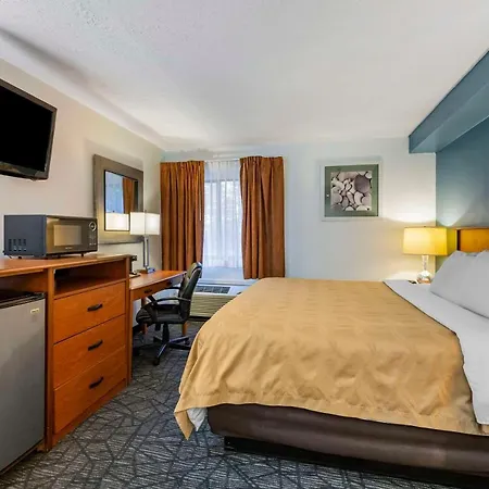 Quality Inn Austintown-Youngstown West-2