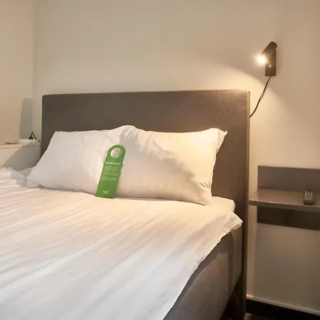 Moment Hotels-2