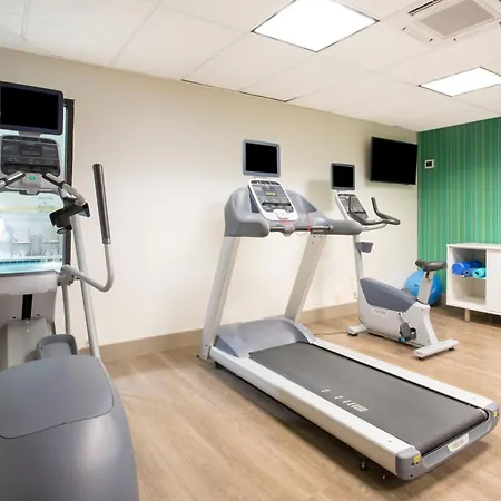 Holiday Inn Express Kansas City - At The Legends! By Ihg-3