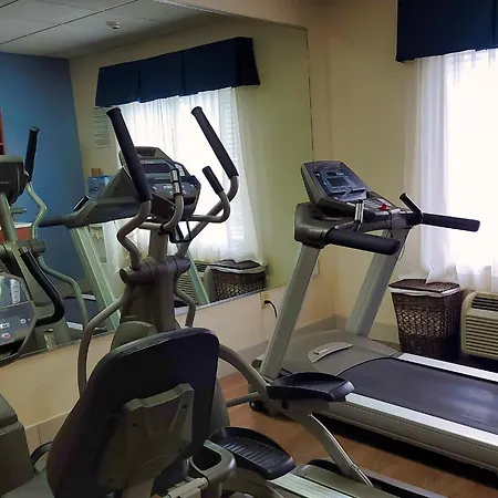 Holiday Inn Express & Suites Wilson-Downtown By Ihg-2