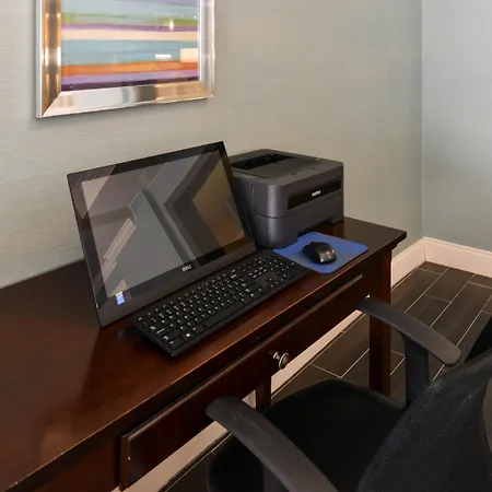 La Quinta Inn & Suites By Wyndham Bessemer-2