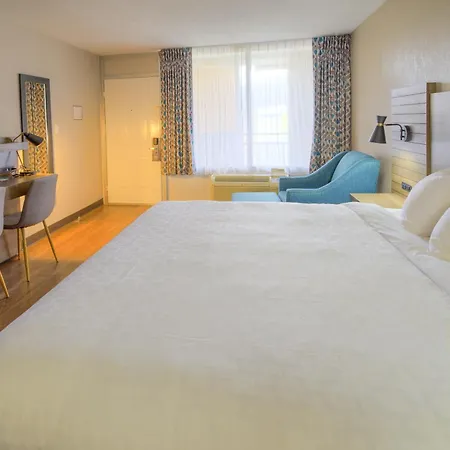 Clarion Pointe Downtown Gatlinburg-3