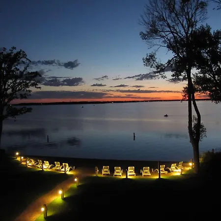 Best Western Premier The Lodge On Lake Detroit-2