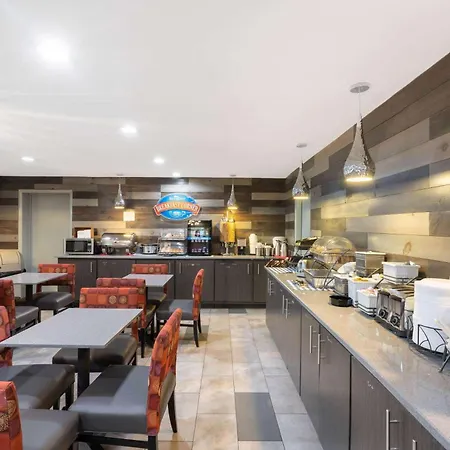 Baymont By Wyndham Murfreesboro-3