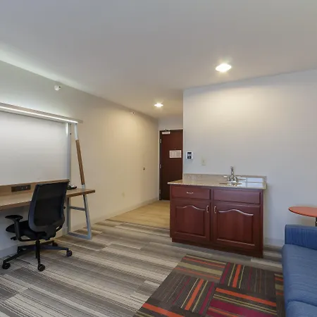 Holiday Inn Express & Suites - South Bend - Notre Dame Univ.-3