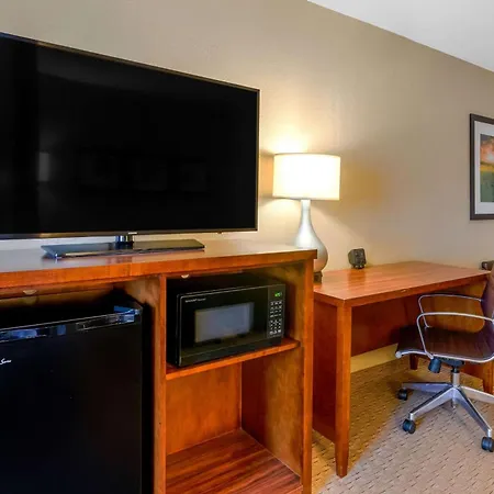 Comfort Suites Burlington-3