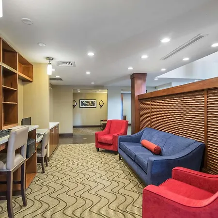 Comfort Suites Dodge City-2