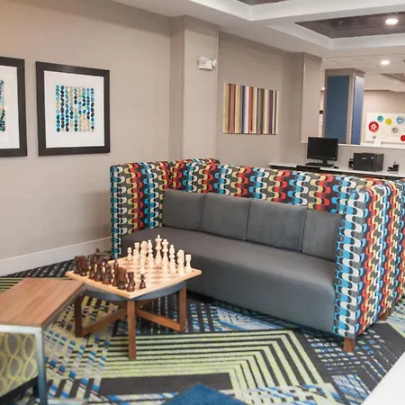 Holiday Inn Express Hotel & Suites Norfolk By Ihg-3