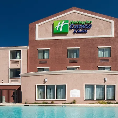 Holiday Inn Express & Suites Willcox-2
