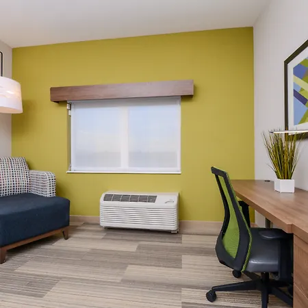 Holiday Inn Express & Suites - St. Petersburg - Madeira Beach By Ihg-2