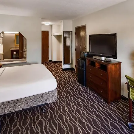 Bliss Point Inn & Suites-3