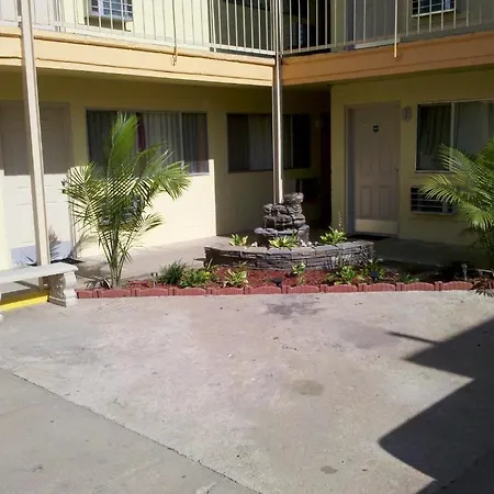Astro Motel-3