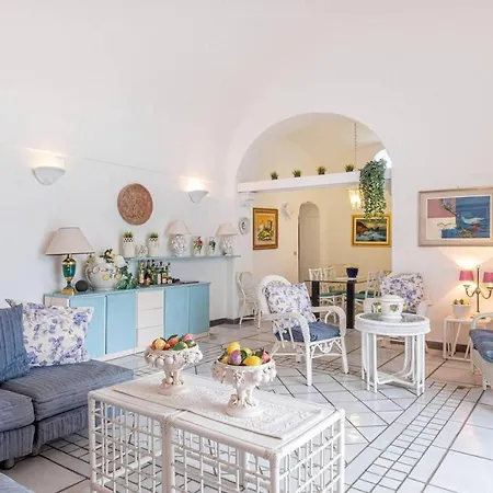 Room In Villa - Beautiful Villa In Capri With 5 Bedrooms-2