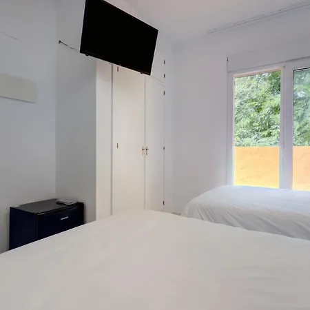 Hostal 37-2