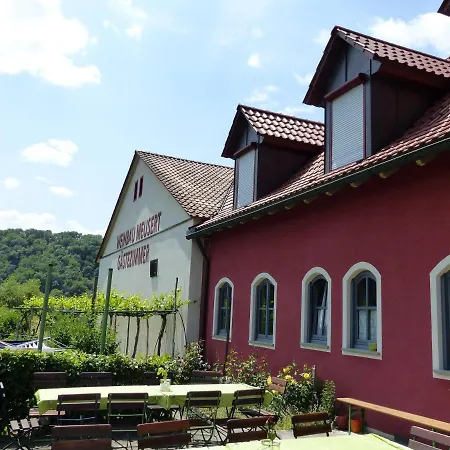 Weinbau&Pension – Familie Birgit und Bernhard Meusert-2