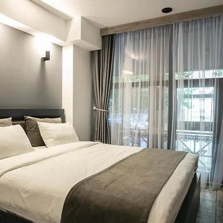 Phoenix Hotel-2