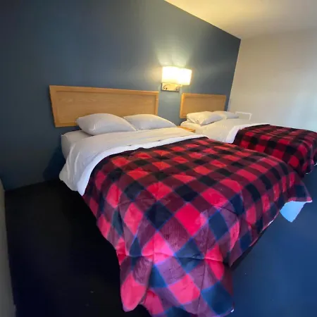 Lumberjack Inn-2