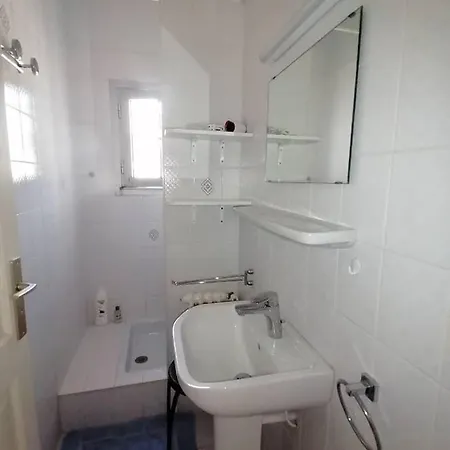 Chambre coquette dans villa proche de la plage-3