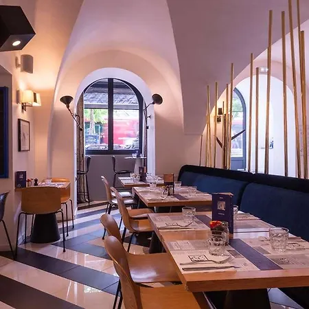 The Originals Boutique Hotel Le Lion Clermont-Ferrand-3