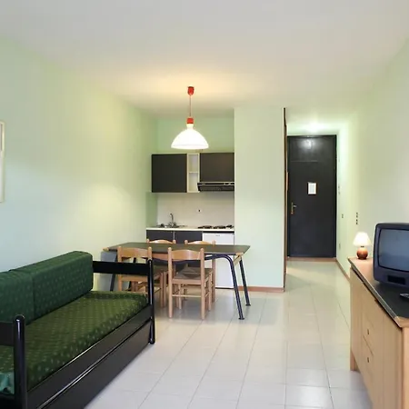 Isa - Studio 2 Beds In Residence With Swimming-Pool Bed And Bath Linen Included-2